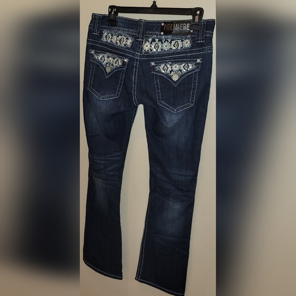 Rue 21 "Jeans, embroidery on back & front, distressed, perfect condition - Picture 11 of 11